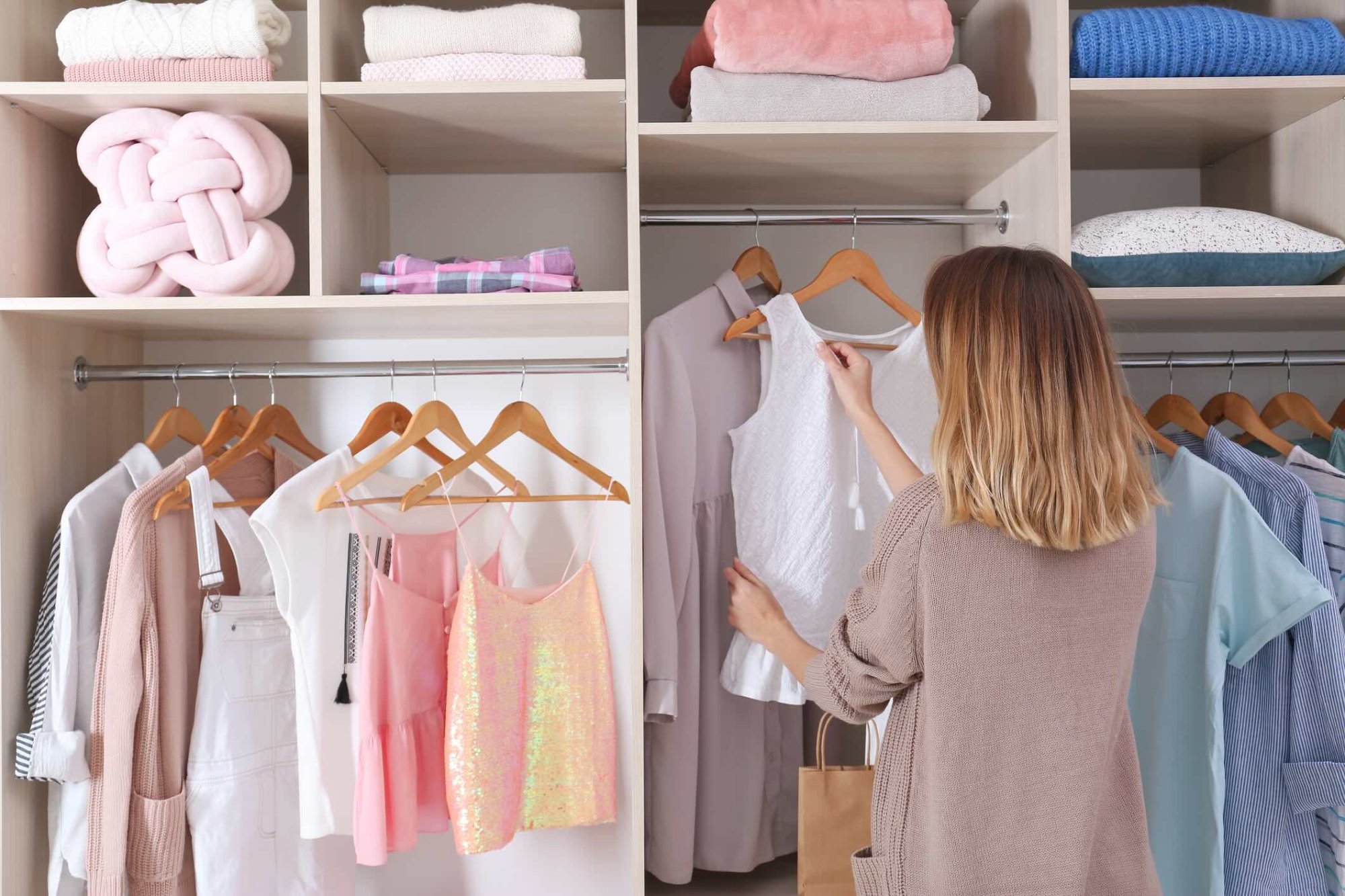 Inspiracije za garderobu u svakoj spavaćoj sobi – otvorena, walk-in i ugradbena
